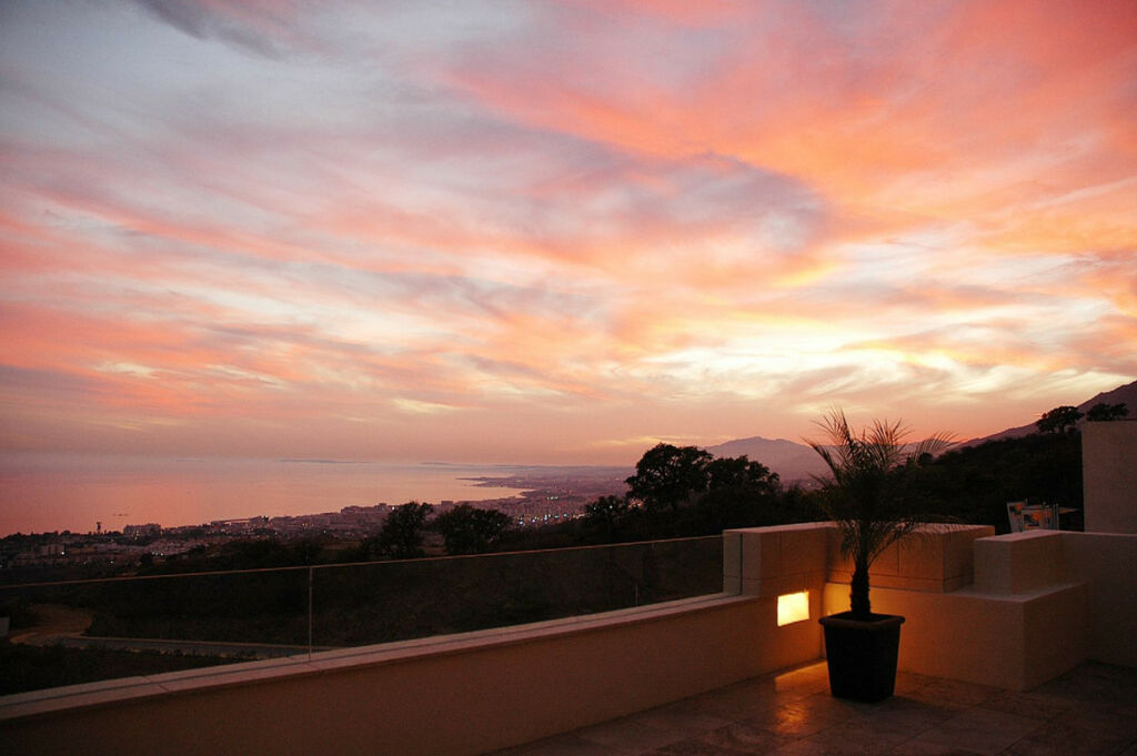 Middle Floor Apartment Altos de los Monteros Málaga - image 3