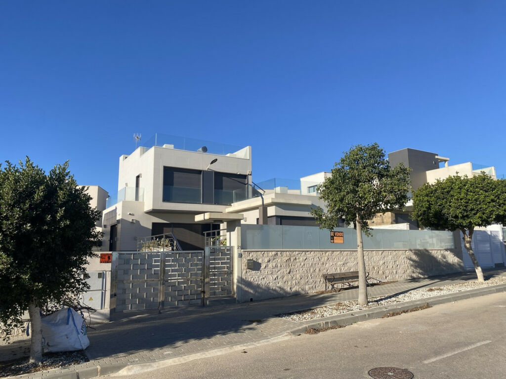 Detached Villa Dehesa de Campoamor Alicante - image 3