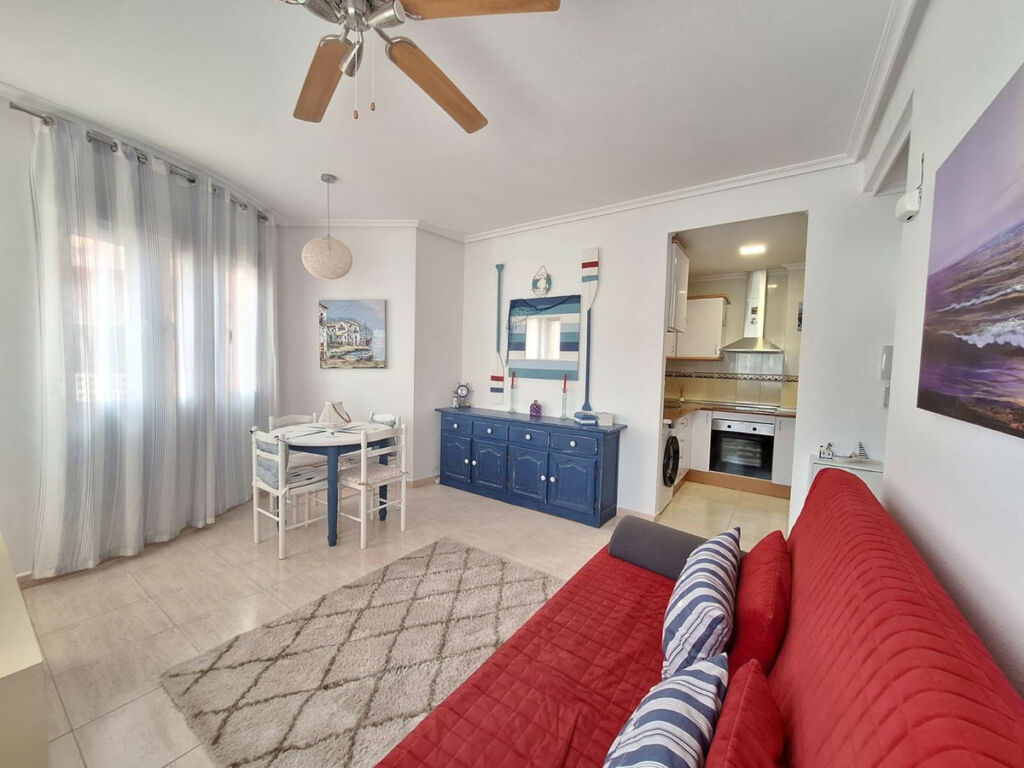 Middle Floor Apartment Torrevieja Alicante - image 3
