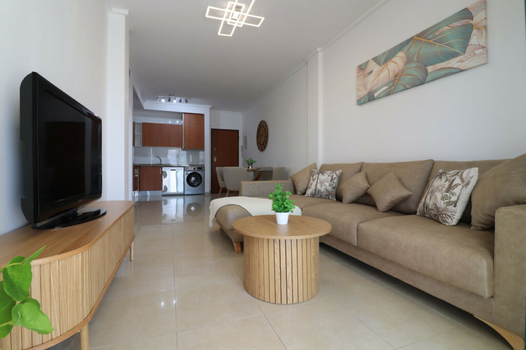 Ground Floor Apartment Dona Pepa Alicante - image 3
