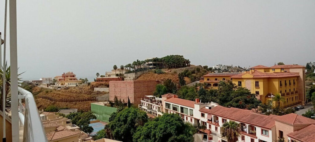 Penthouse Torrequebrada Málaga - image 2
