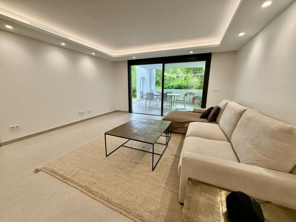 Ground Floor Apartment Estepona Málaga - image 3