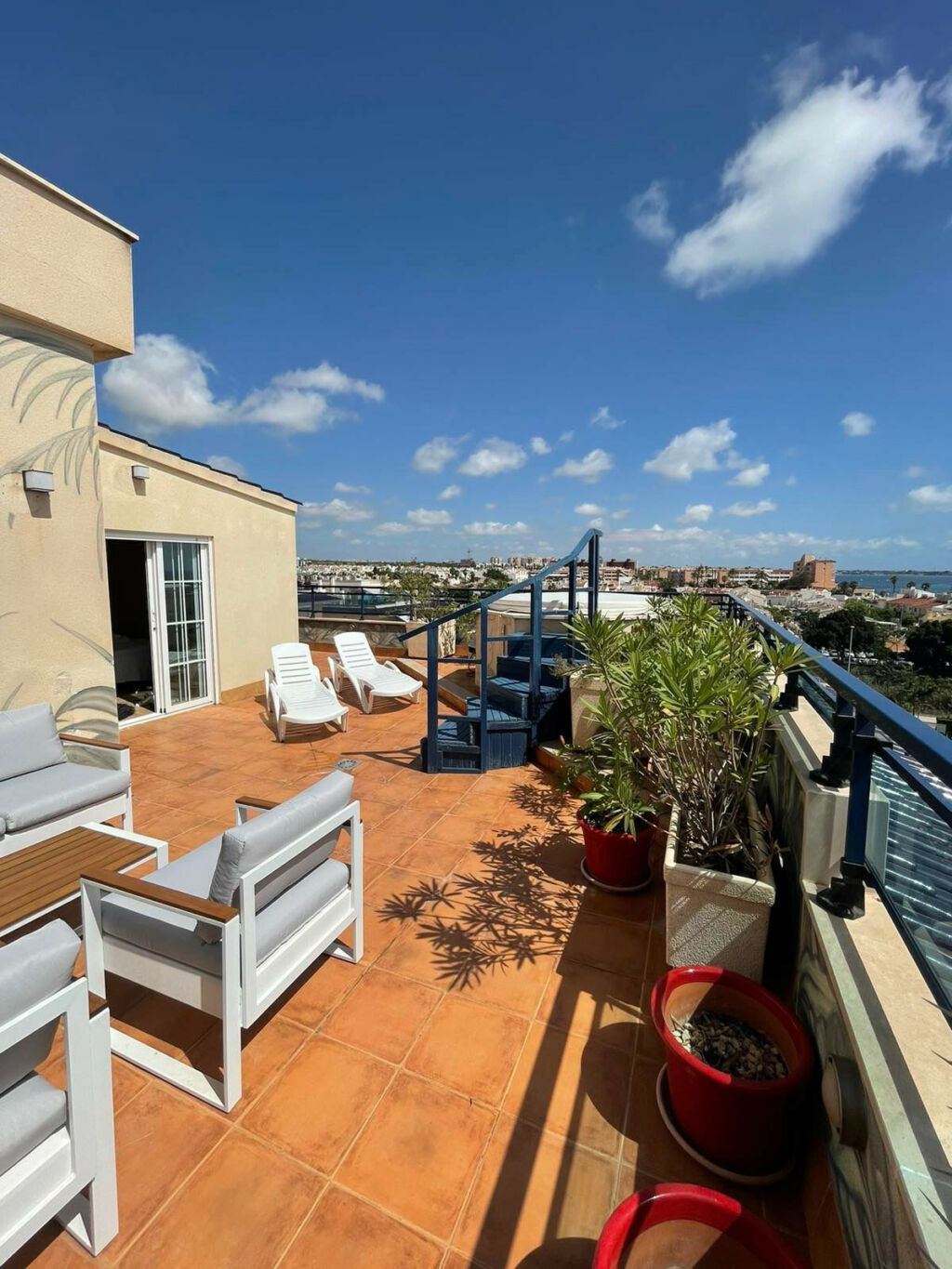 Penthouse Mil Palmeras Alicante - image 3