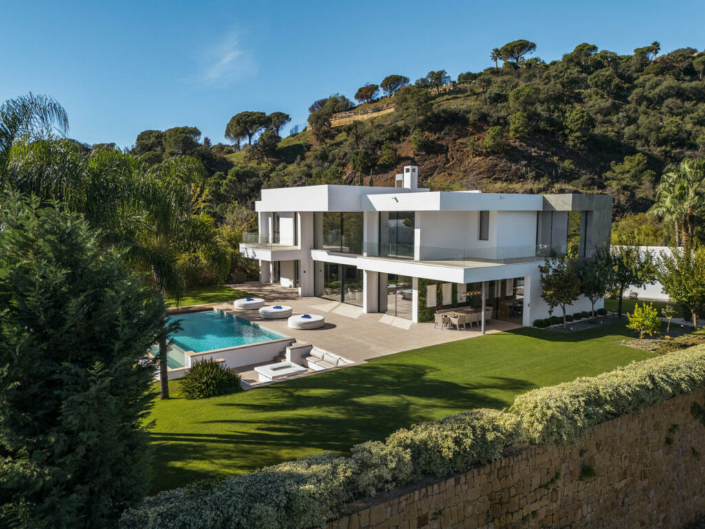 Detached Villa Benahavís Málaga - image 3