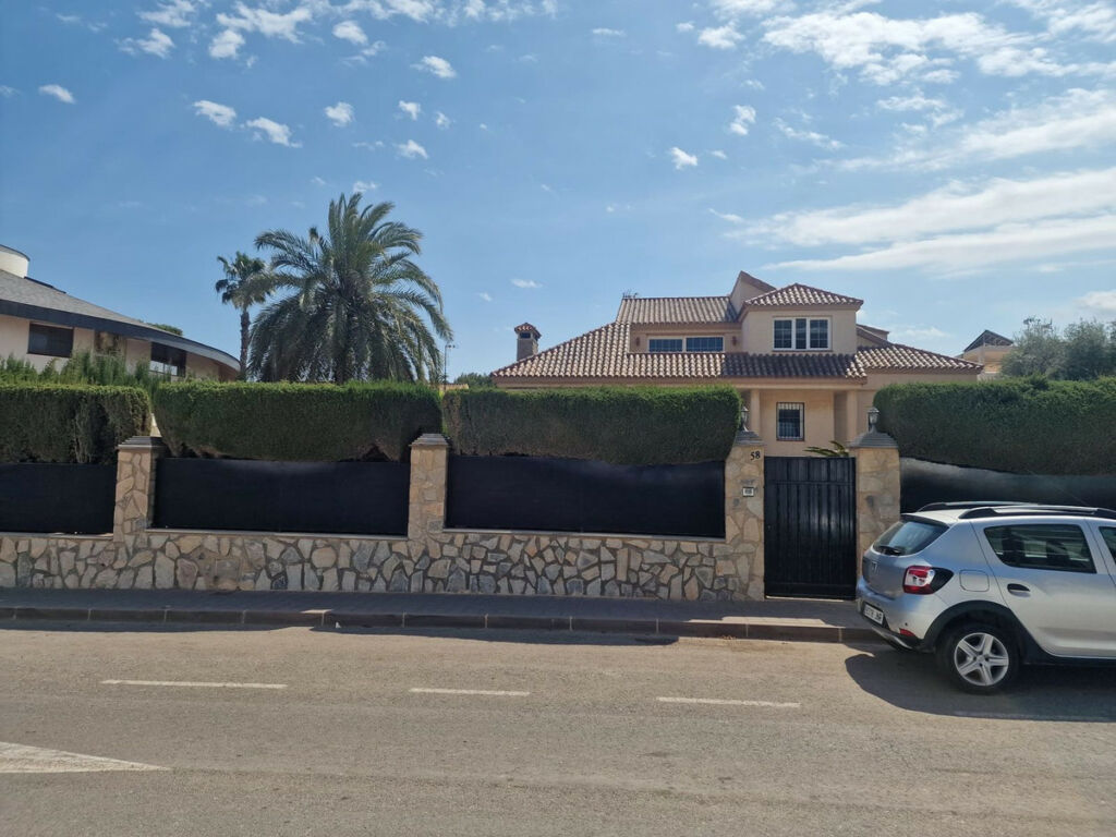Detached Villa Mil Palmeras Alicante - image 3