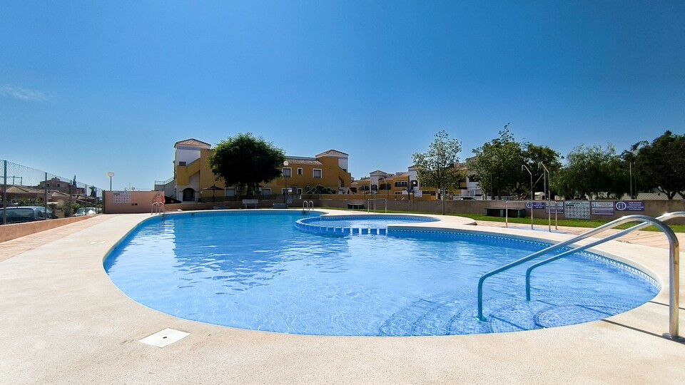 Bungalow Los Montesinos Alicante - image 3