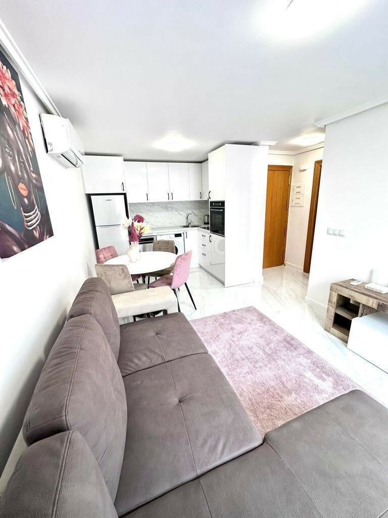 Middle Floor Apartment Playa Del Cura Alicante - image 3
