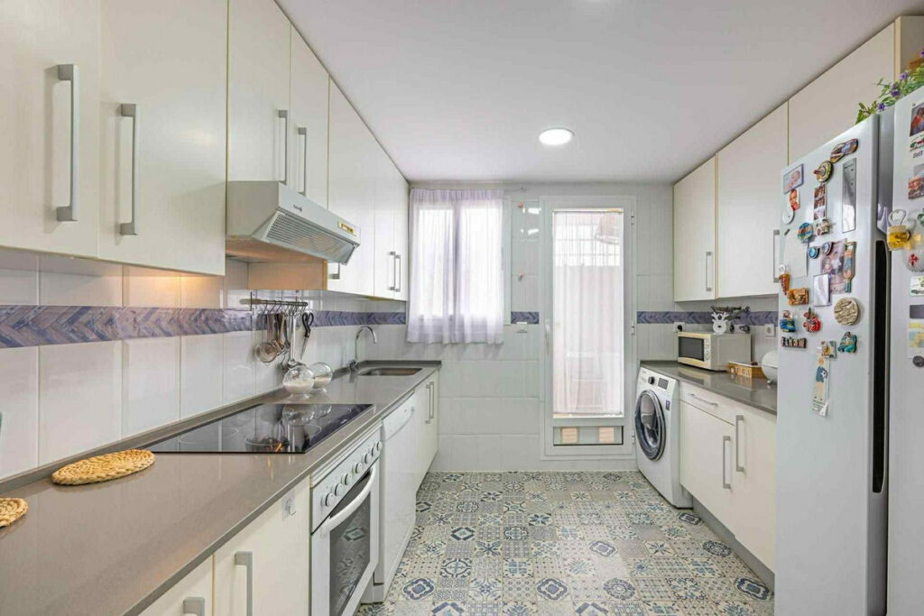 Top Floor Apartment Casares Málaga - image 3