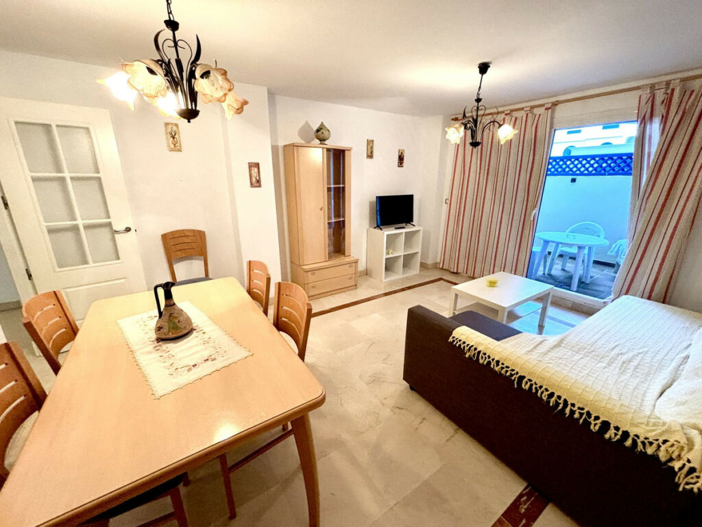 Ground Floor Apartment Estepona Málaga - image 3