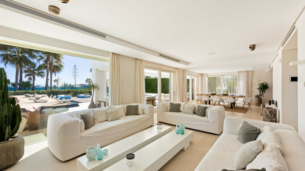 Detached Villa The Golden Mile Málaga - image 3