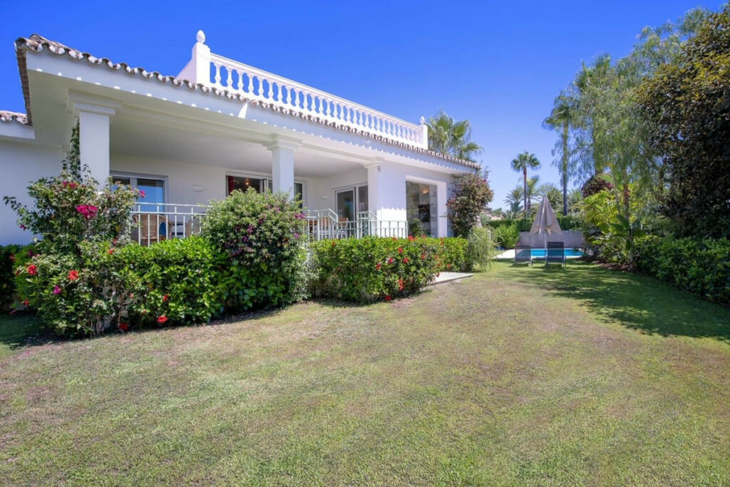Detached Villa Marbesa Málaga - image 3