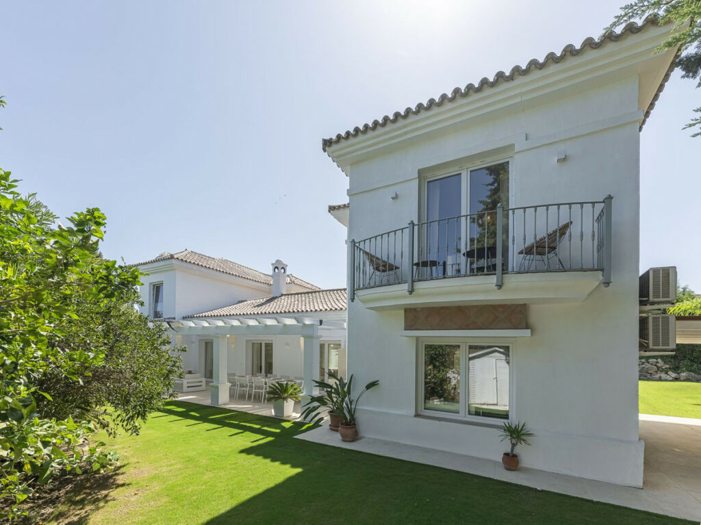 Detached Villa Sotogrande Costa Cádiz - image 3