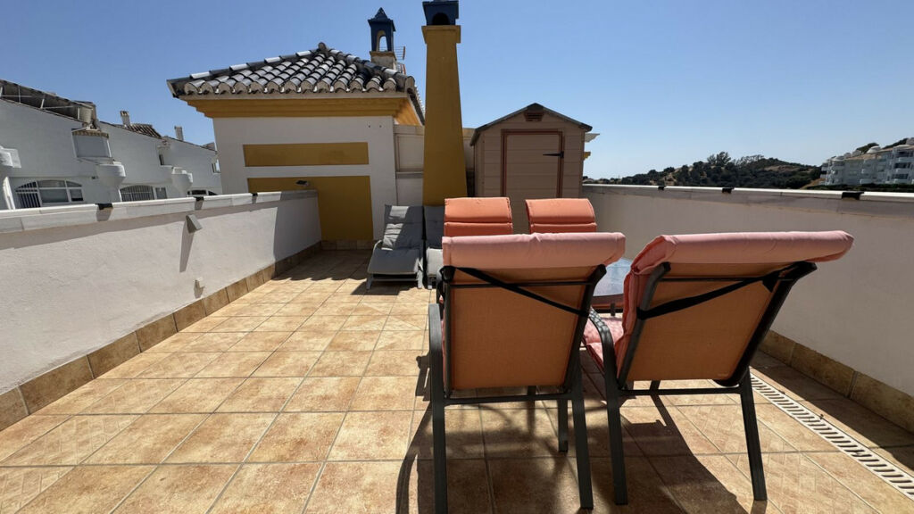 Townhouse Calahonda Málaga - image 3