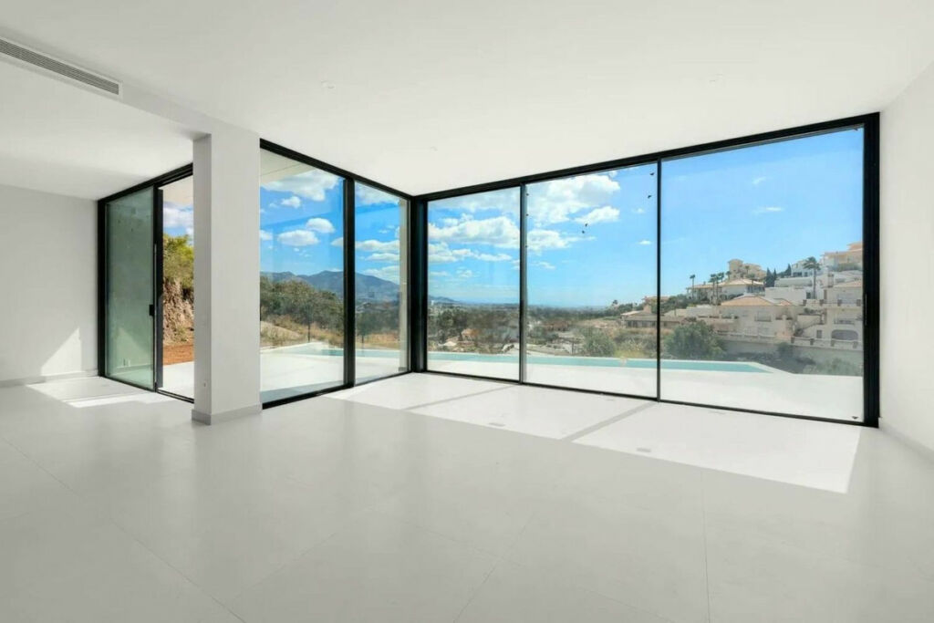 Detached Villa Cerros del Aguila Málaga - image 3