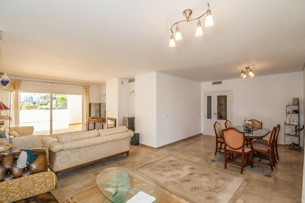 Ground Floor Apartment Riviera del Sol Málaga - image 3