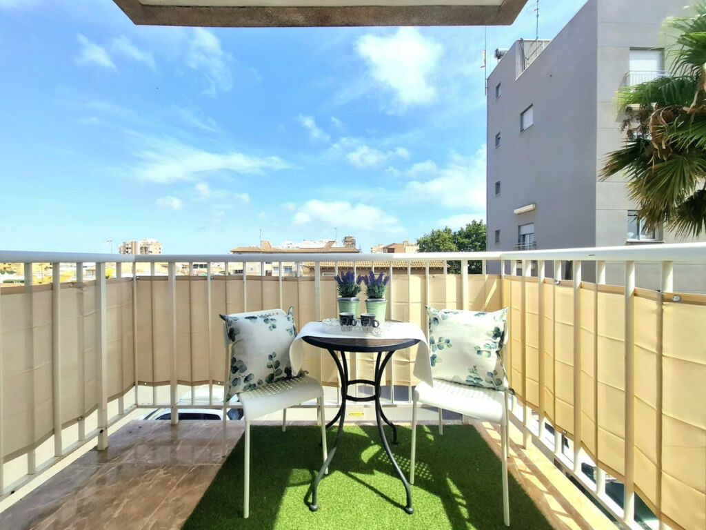 Middle Floor Apartment Torrevieja Alicante - image 3