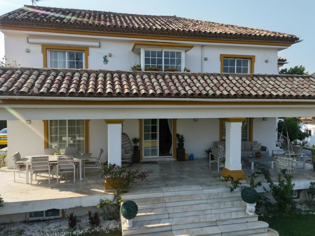 Detached Villa Guadalmina Alta Málaga - image 3