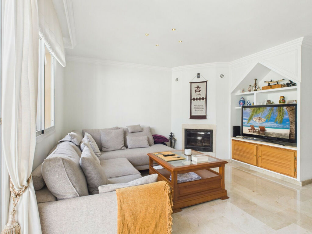 Townhouse Estepona Málaga - image 3