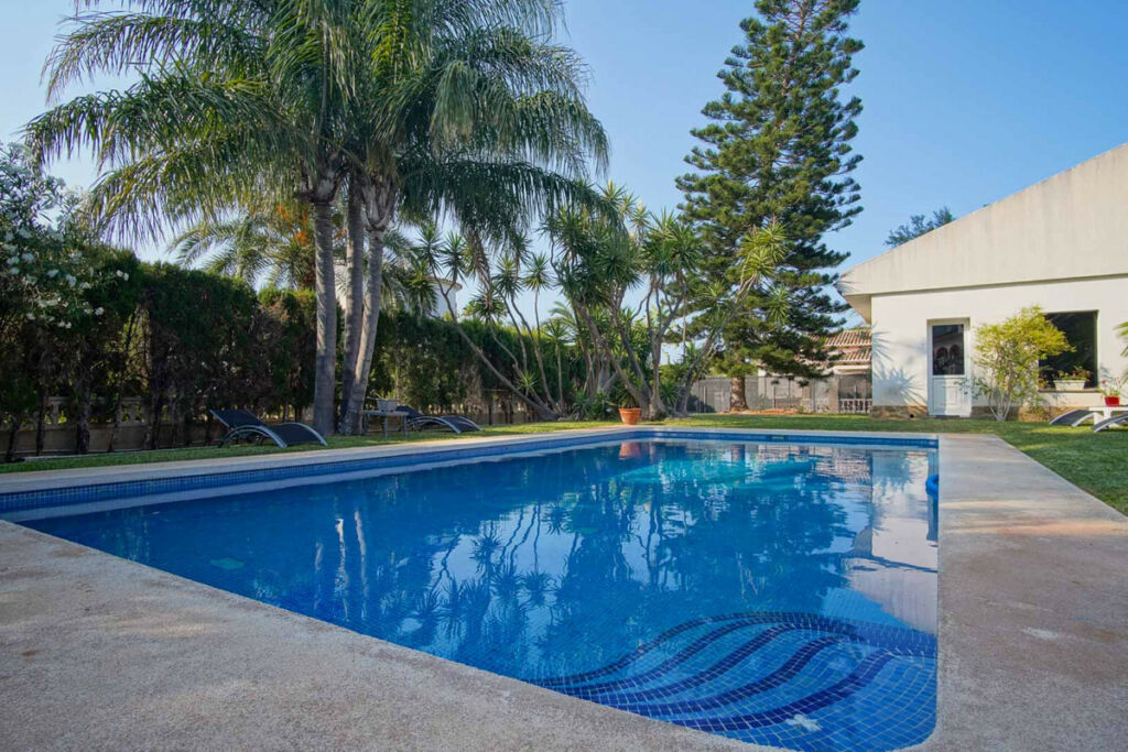 Detached Villa Denia Alicante - image 3
