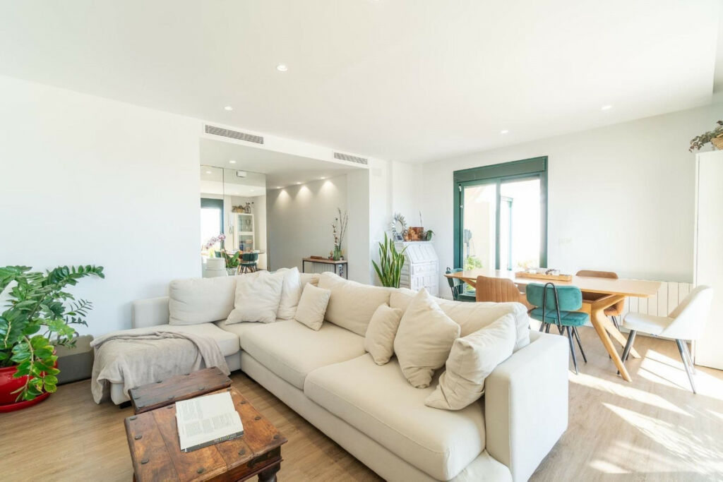 Top Floor Apartment Lomas De Campoamor Alicante - image 3