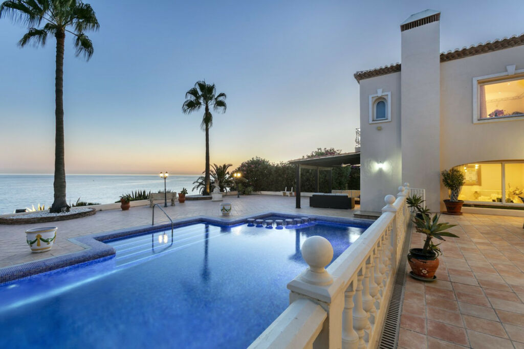Detached Villa Marbesa Málaga - image 4