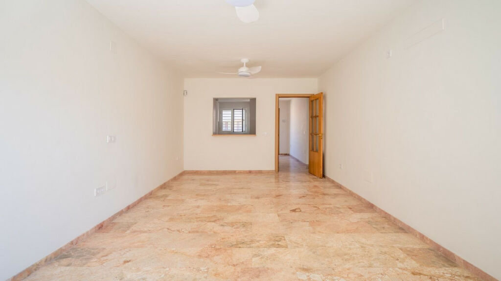 Middle Floor Apartment Fuengirola Málaga - image 3