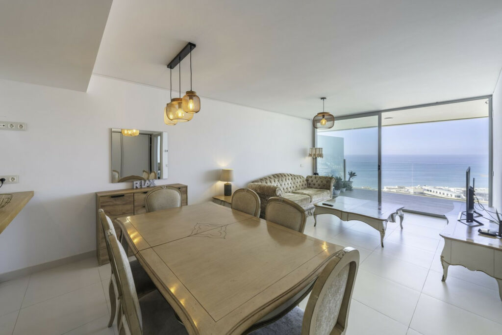 Middle Floor Apartment Higueron Málaga - image 3