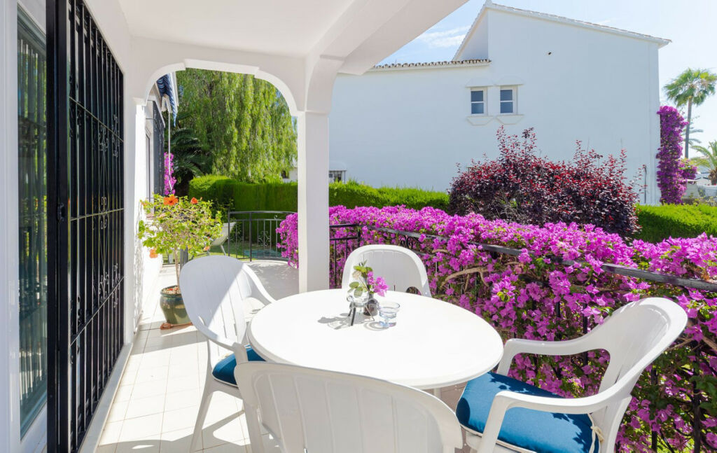 Ground Floor Apartment El Paraiso Málaga - image 10