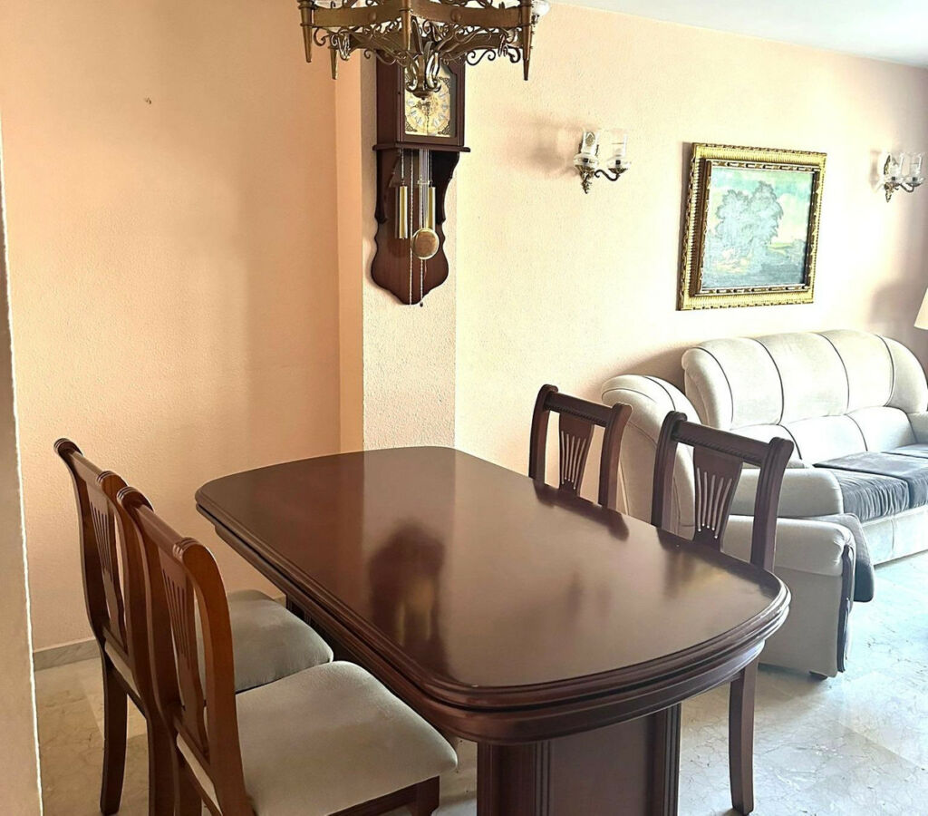 Middle Floor Apartment Benalmadena Málaga - image 5