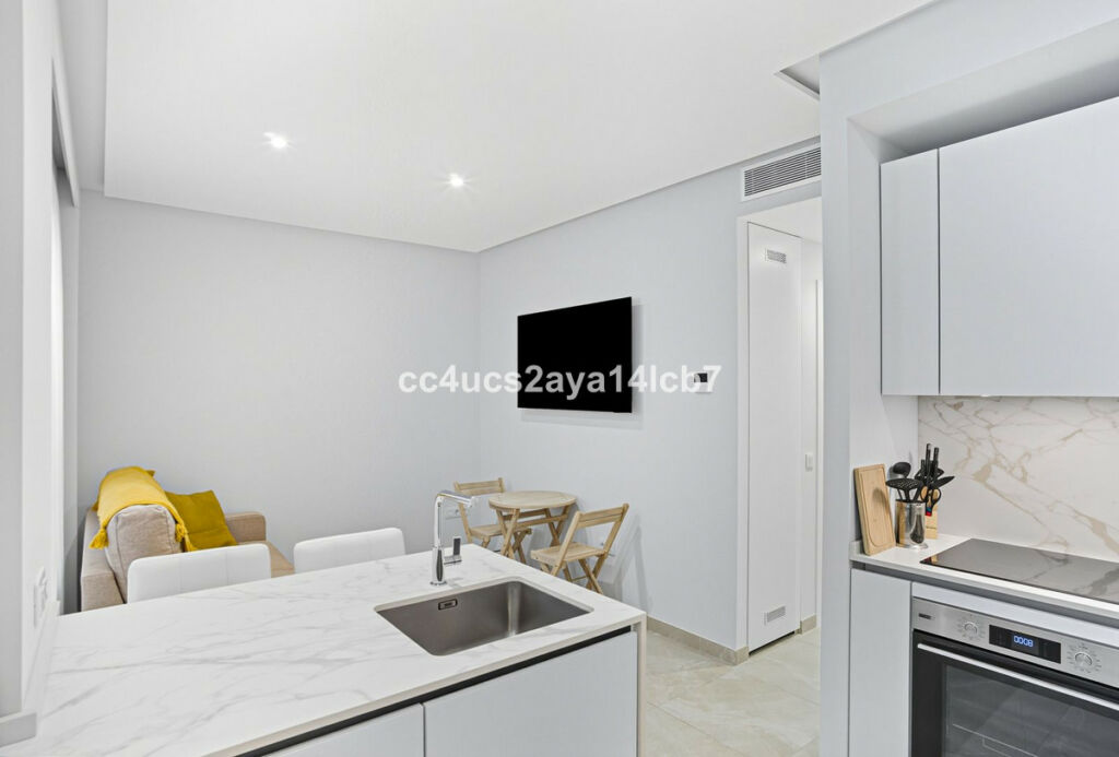 Ground Floor Apartment La Cala de Mijas Málaga - image 2