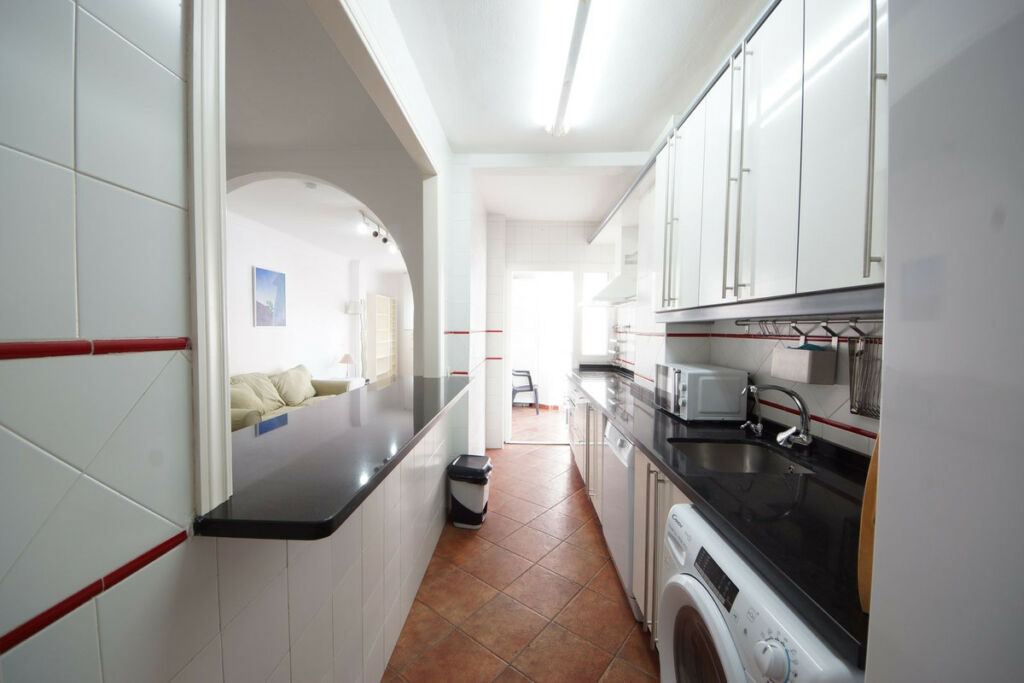 Middle Floor Apartment San Pedro de Alcántara Málaga - image 3