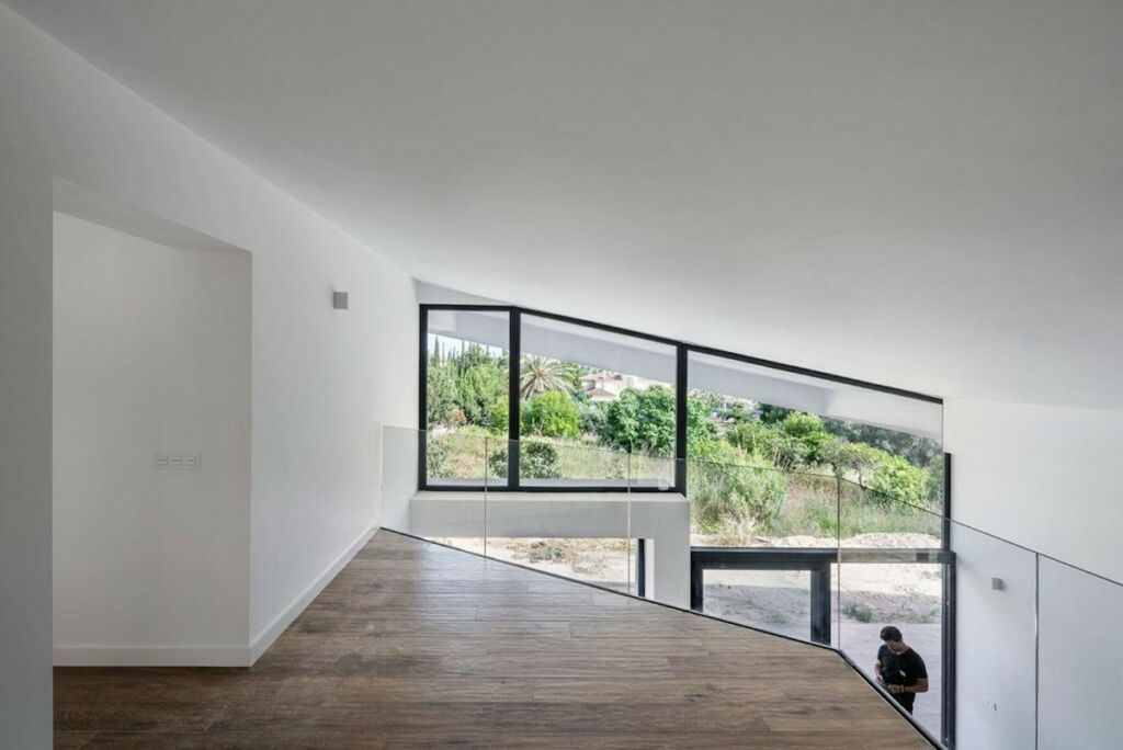 Detached Villa Bel Air Málaga - image 3