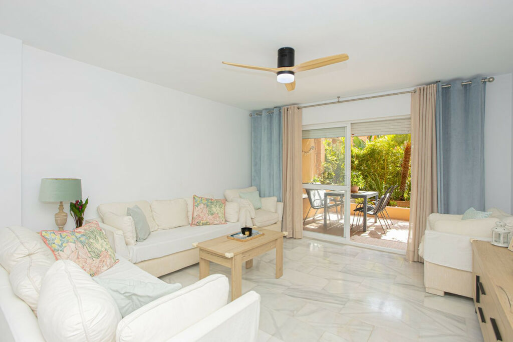 Ground Floor Apartment The Golden Mile Málaga - image 3
