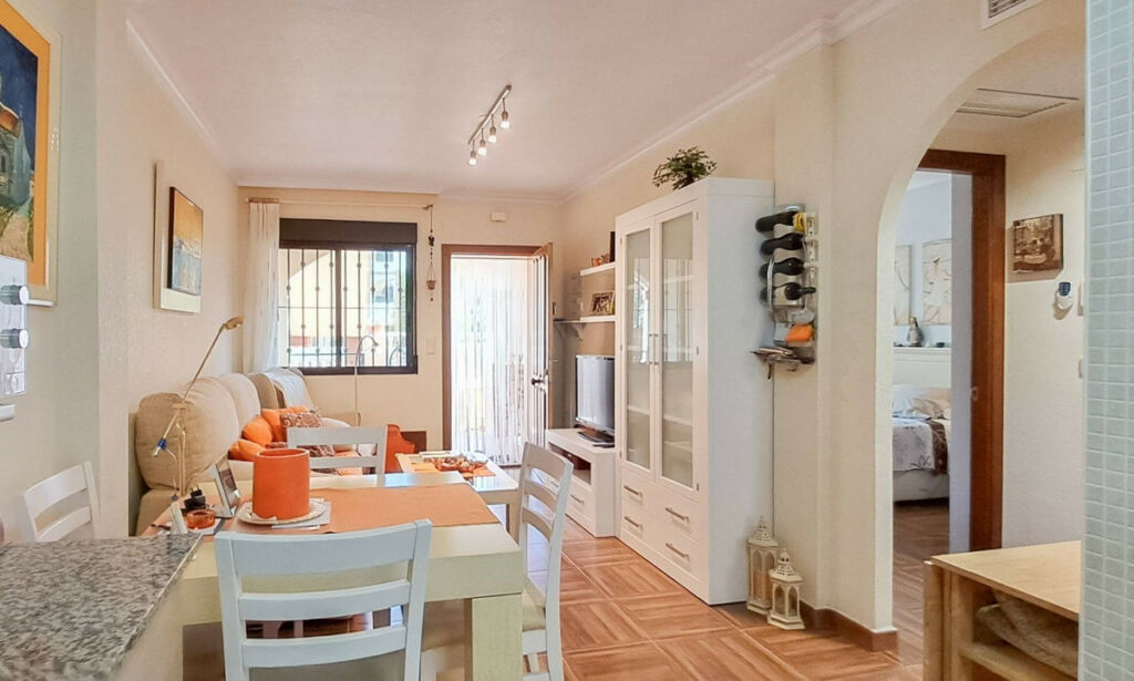 Ground Floor Apartment Torrevieja Alicante - image 3