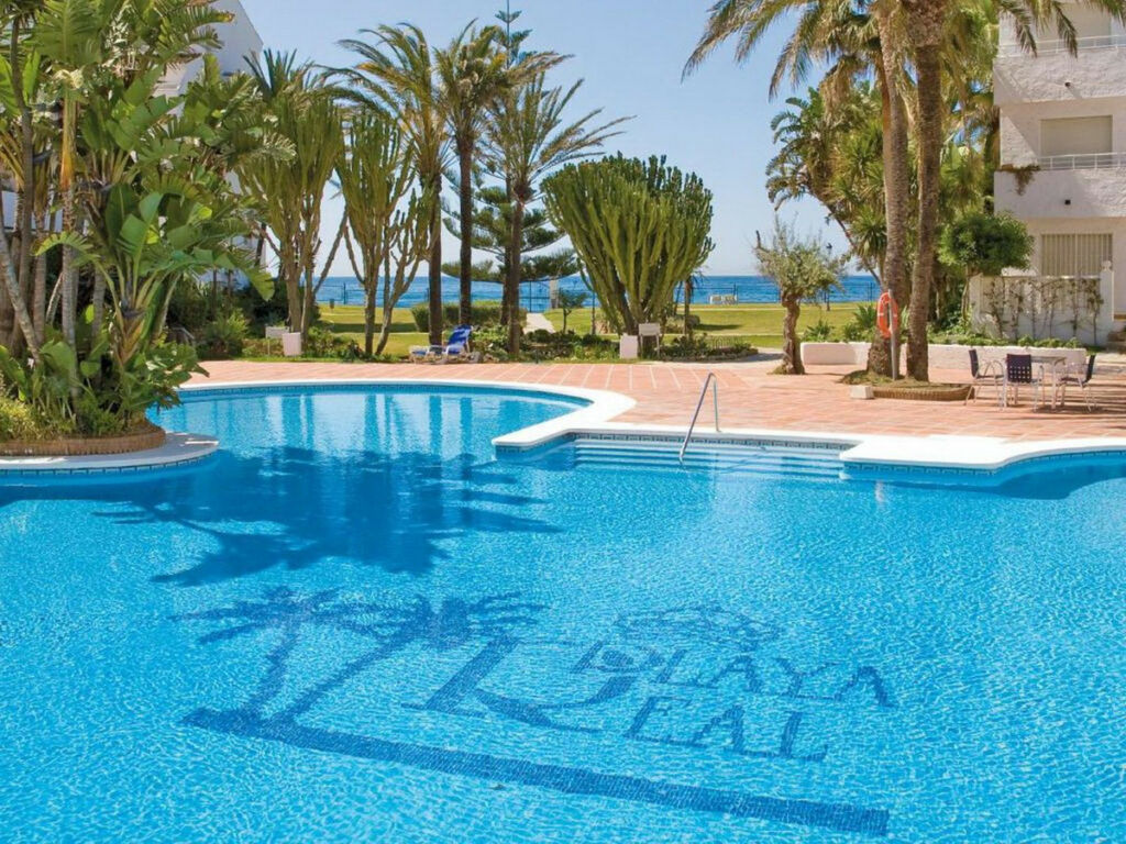 Middle Floor Apartment Marbella Málaga - image 3