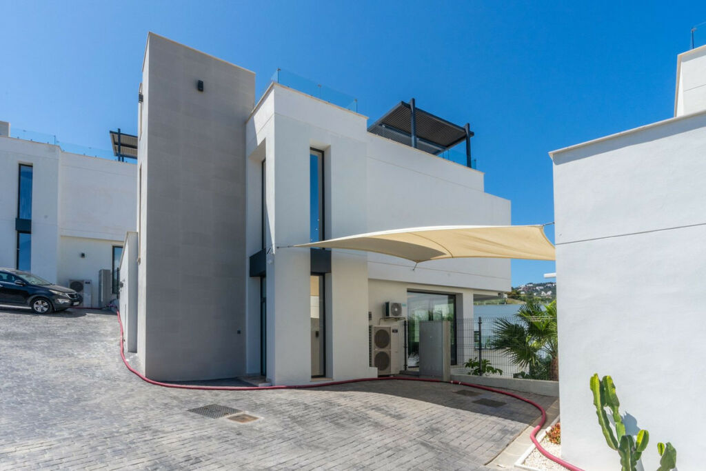 Detached Villa La Cala Golf Málaga - image 5