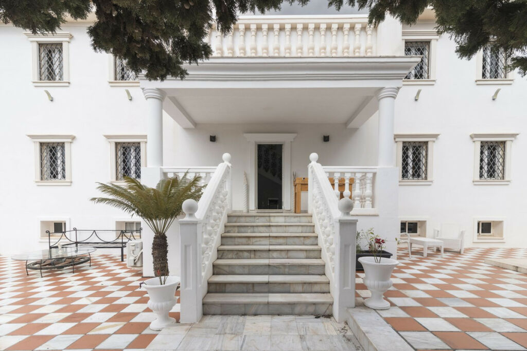 Detached Villa Hacienda Las Chapas Málaga - image 3