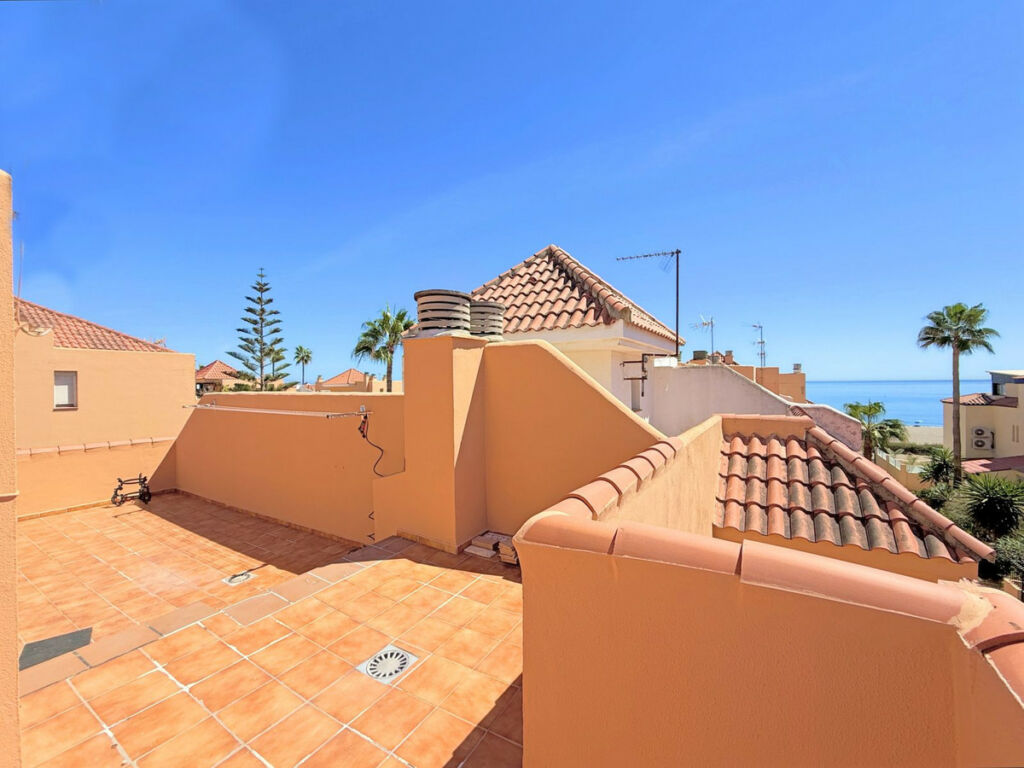 Townhouse Casares Playa Málaga - image 3