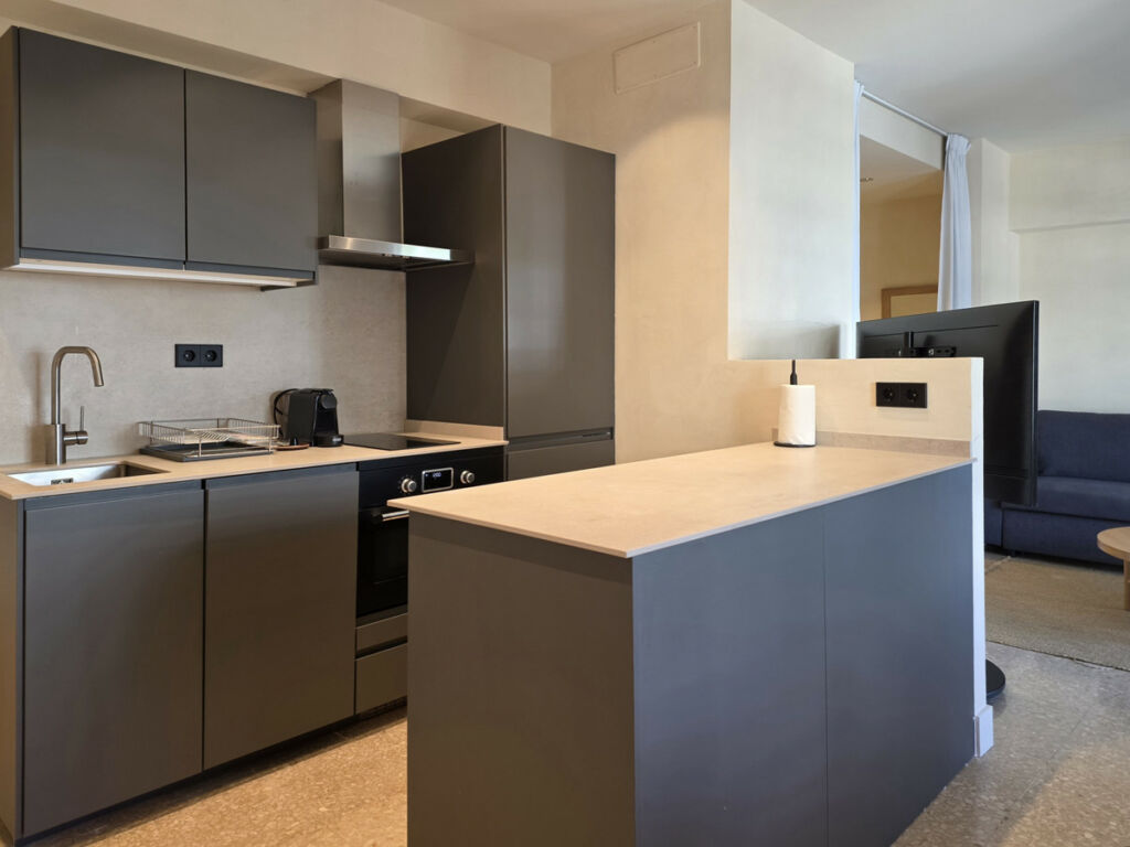 Middle Floor Apartment Marbella Málaga - image 3