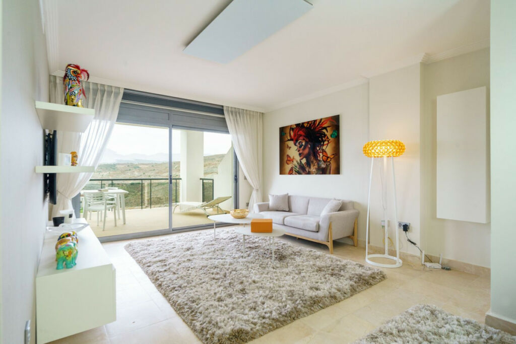 Middle Floor Apartment Benahavís Málaga - image 3