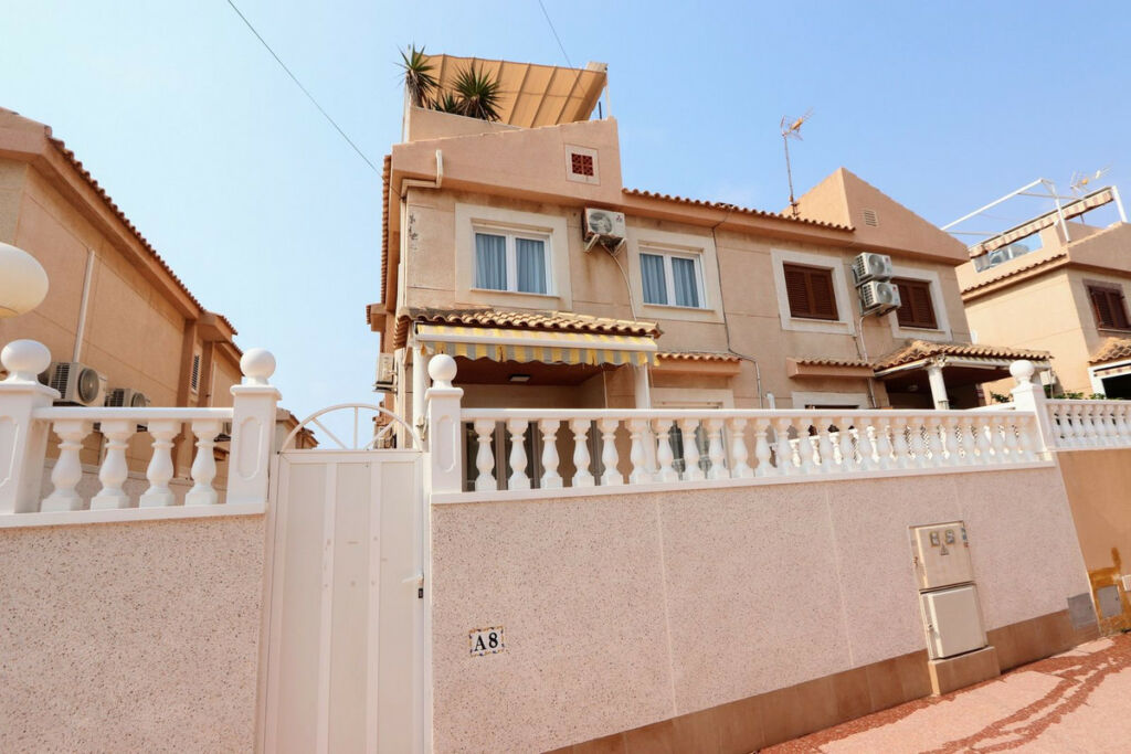 Semi-Detached House Torrevieja Alicante - image 3