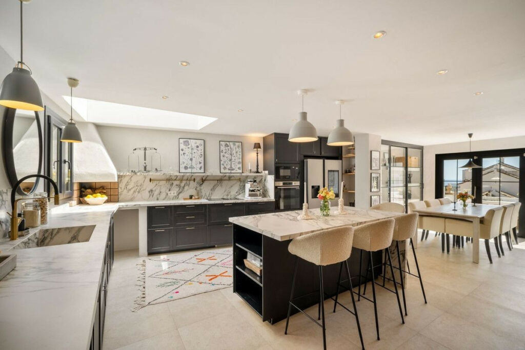 Townhouse Nagüeles Málaga - image 3