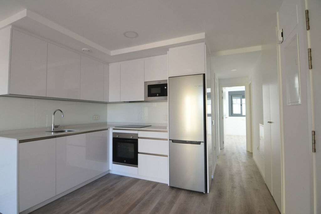 Middle Floor Apartment Fuengirola Málaga - image 3
