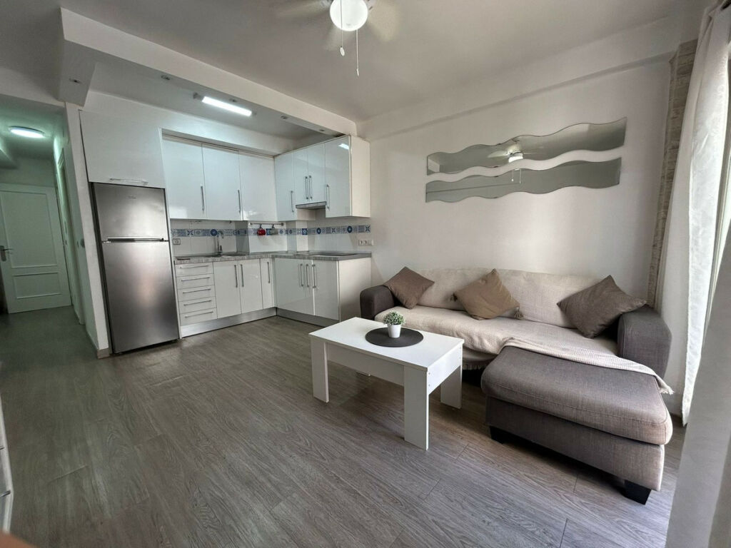 Middle Floor Apartment Nerja Málaga - image 3