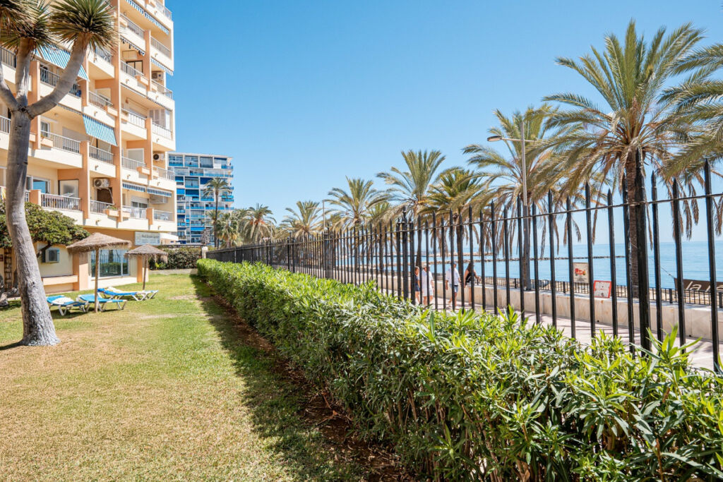 Middle Floor Apartment Marbella Málaga - image 3