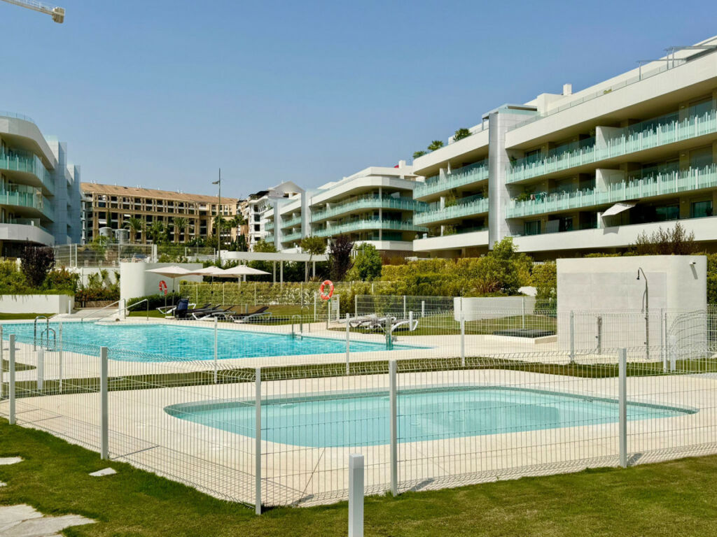 Middle Floor Apartment San Pedro de Alcántara Málaga - image 3