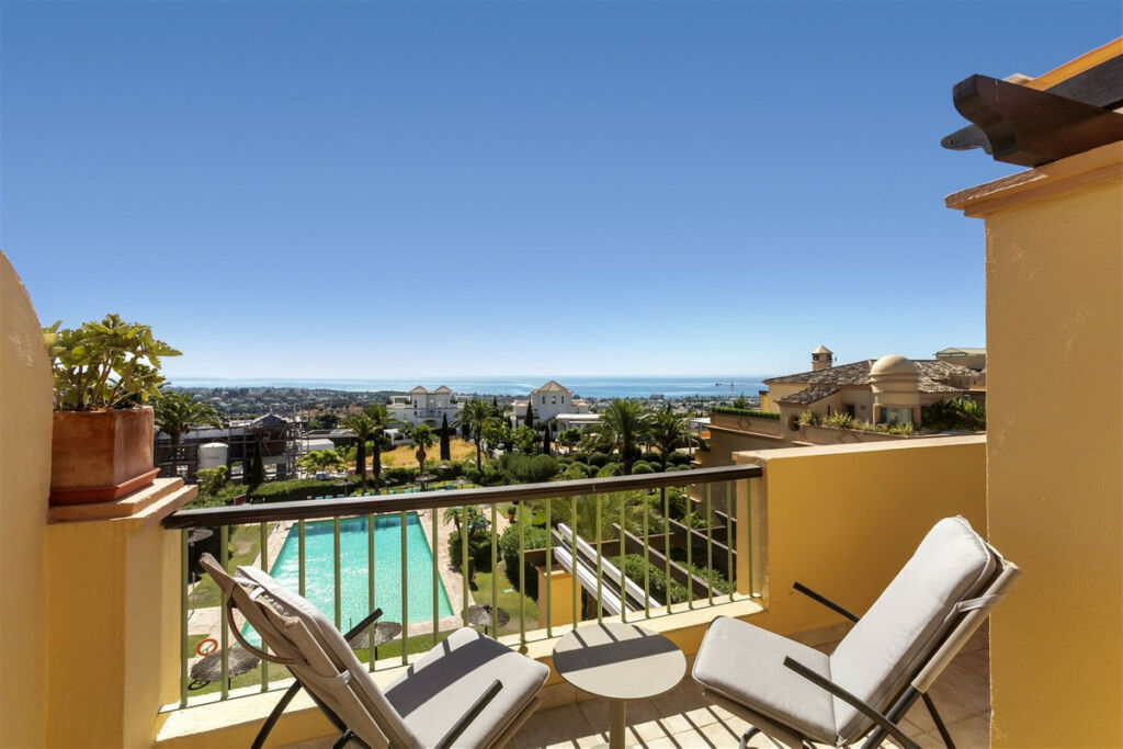 Penthouse Duplex Los Flamingos Málaga - image 3