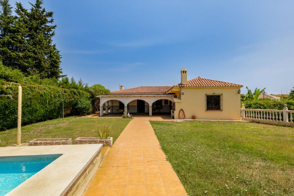 Finca - Cortijo Estepona Málaga - image 3