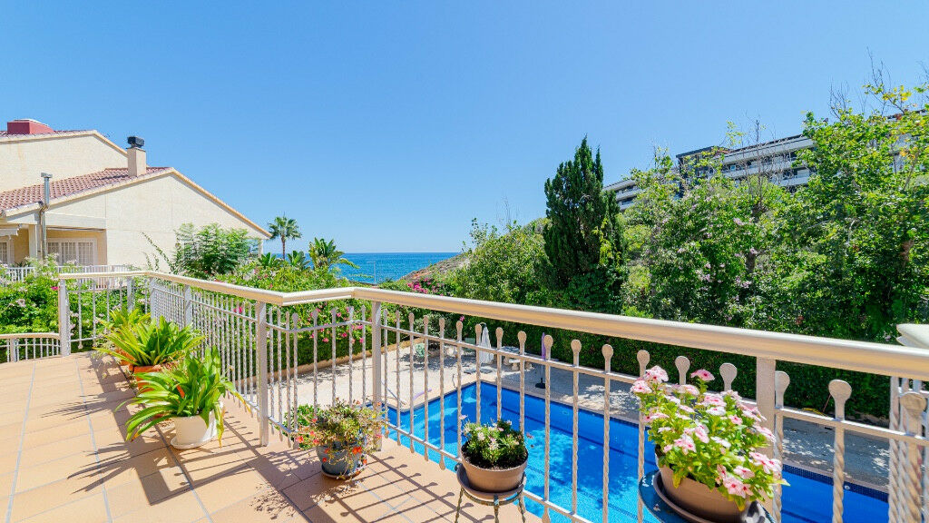 Detached Villa Campoamor Alicante - image 3