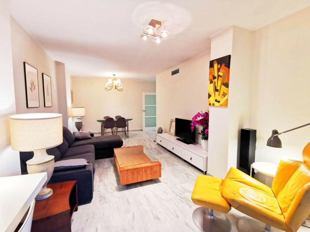 Middle Floor Apartment Marbella Málaga - image 3